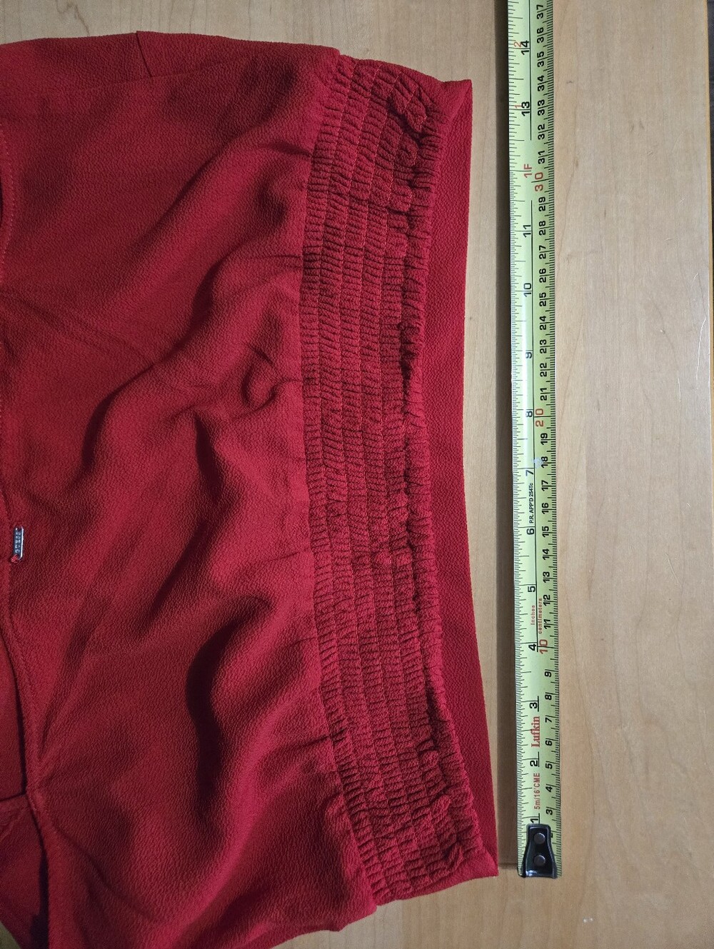 Guess Red Ruffle V-Neck Crop Top Size Small - Picture 9 of 12